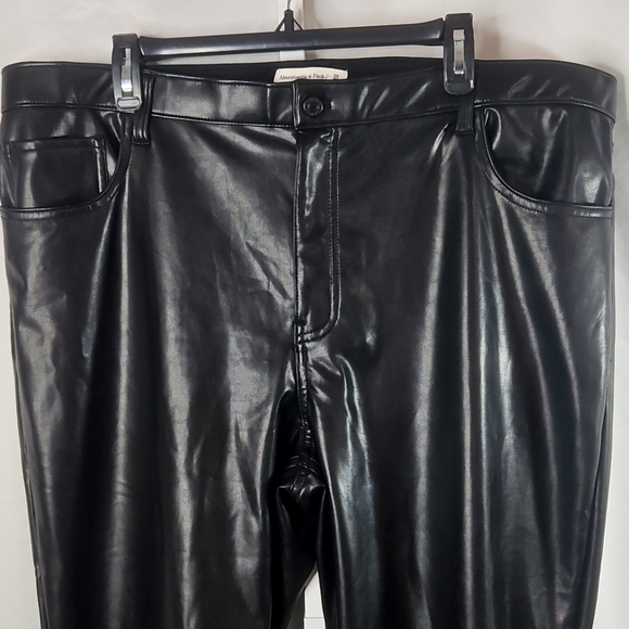 Abercrombie & Fitch Black Skinny High Rise Pants Vegan Leather Pants SZ 20L NWOT - Picture 4 of 6